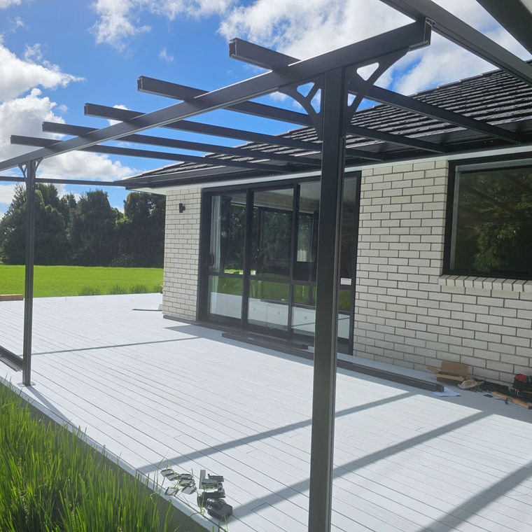 Lean-to pergola
