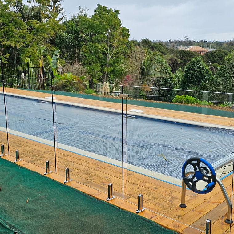 Glass pool fencing